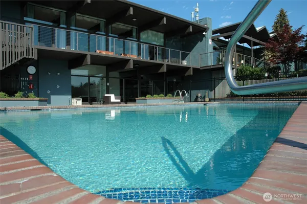 a view of outdoor space yard and porch