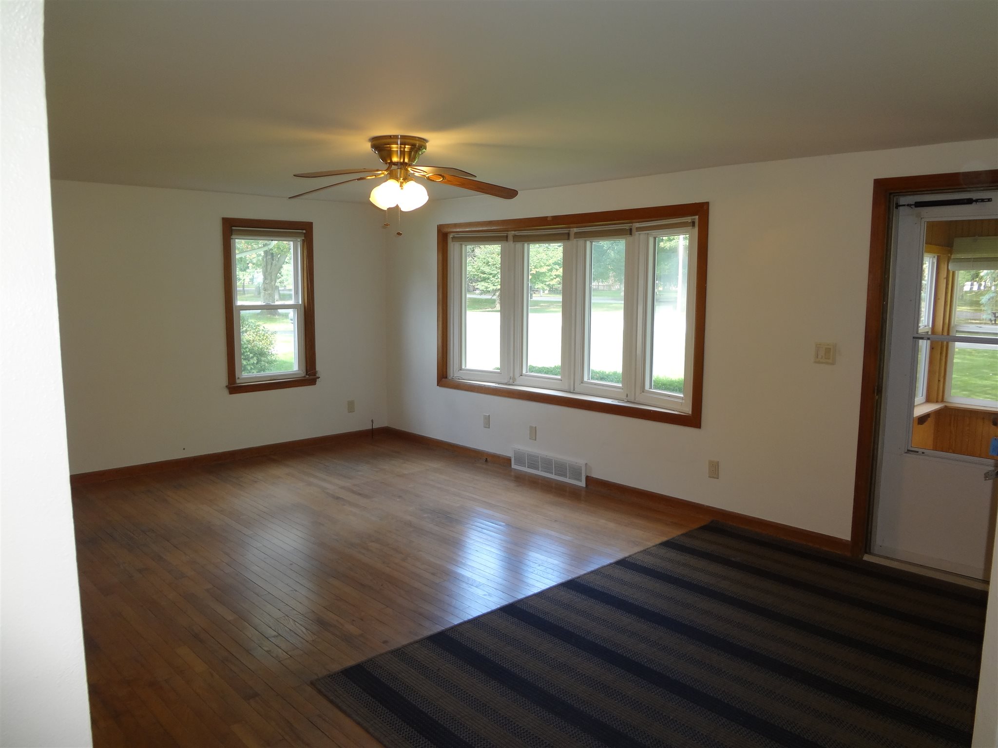 1346 South Park Road Rochester, IN 46975 - Photo 3 of 16