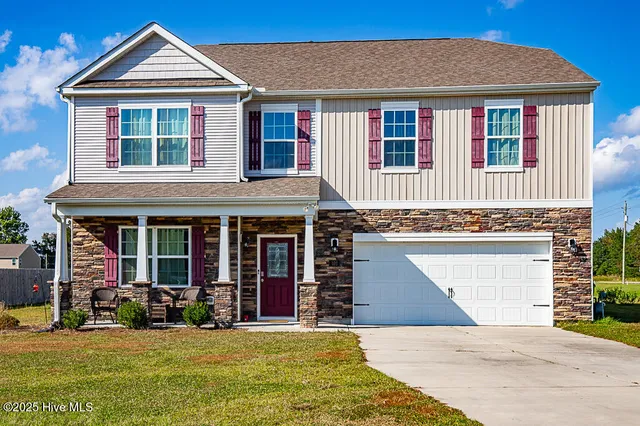 $394,000 | 102 Featherstone Lane, New Bern, NC 28562