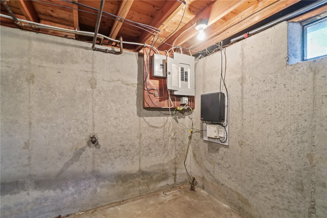 119 Rounds Avenue East Providence, RI 02915 - Photo 17 of 21