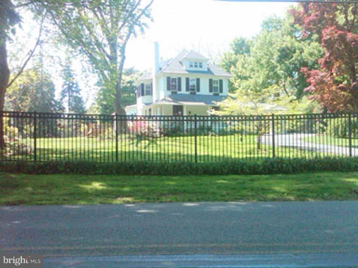 224 Leopard Road Berwyn, PA 19312 - Photo 3 of 25