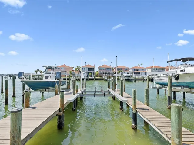 $1,448,000 | 141 Marina Del Rey Court, Clearwater Beach, FL 33767