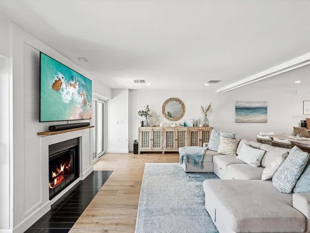 $1,448,000 | 141 Marina Del Rey Court, Clearwater Beach, FL 33767