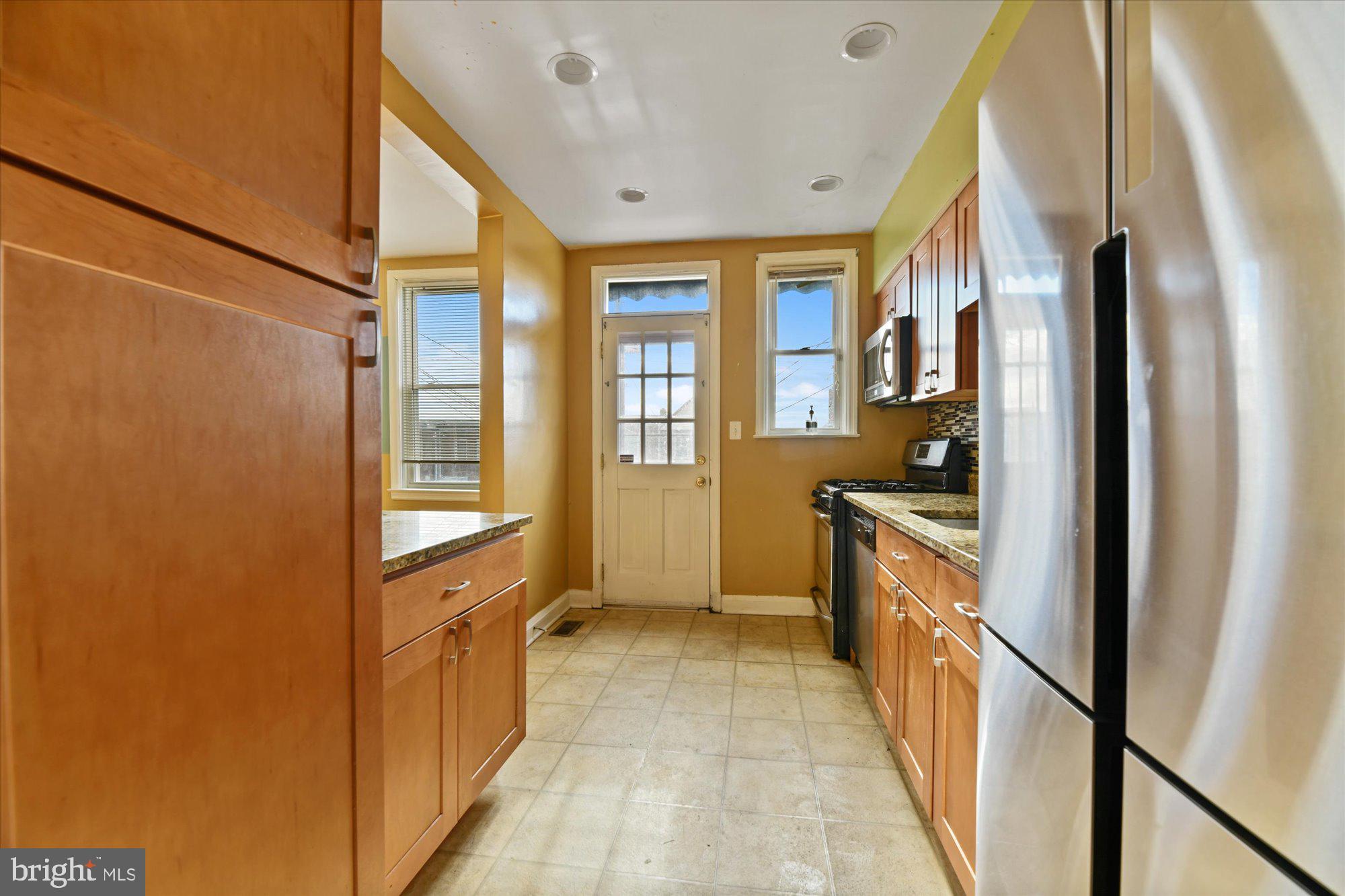 3557 Juneway Baltimore, MD 21213 - Photo 13 of 29 Kitchen