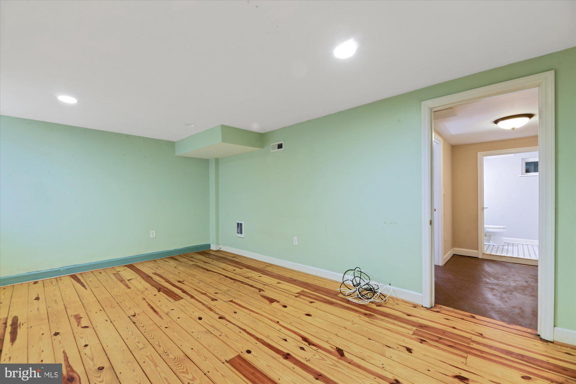 3557 Juneway Baltimore, MD 21213 - Photo 21 of 29 Lower Level