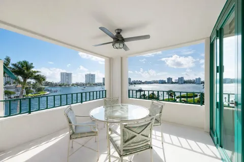 $1,750,000 | 140 Southeast 5th Avenue, Unit PH50, Boca Raton, FL 33432