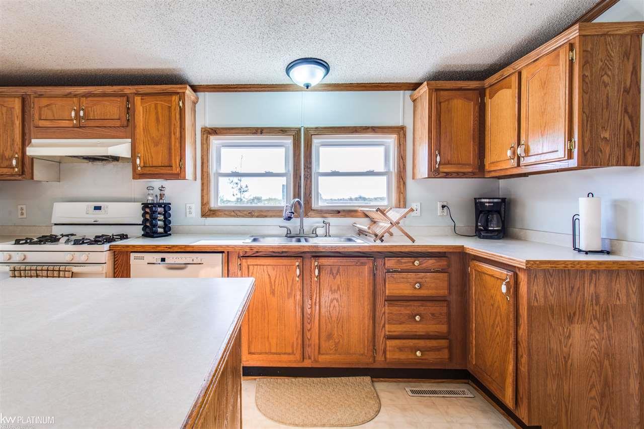 7132 Gibbons Road Jeddo, MI 48032 - Photo 13 of 32 31379848-12.JPG