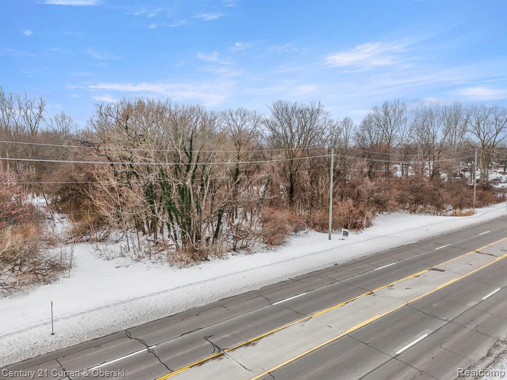 27597 Eureka Road Romulus, MI 48174 - Photo 6 of 11