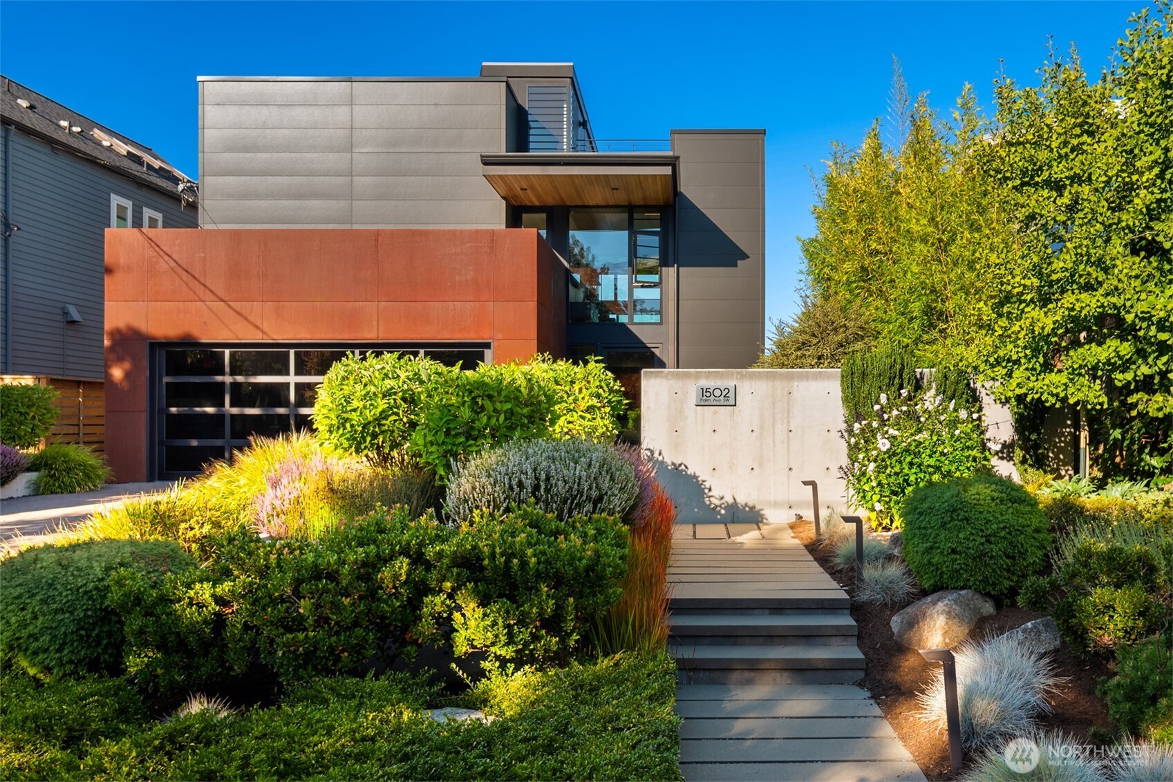 1502 Palm Avenue Southwest Seattle, WA 98116 - Photo 3 of 40 Gallery Image 3