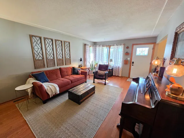 $314,900 | 445 6th Street Southwest, Plainview, MN 55964