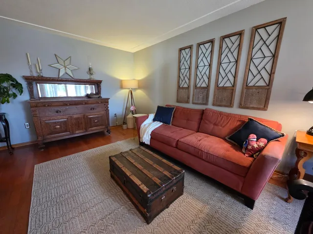 $314,900 | 445 6th Street Southwest, Plainview, MN 55964