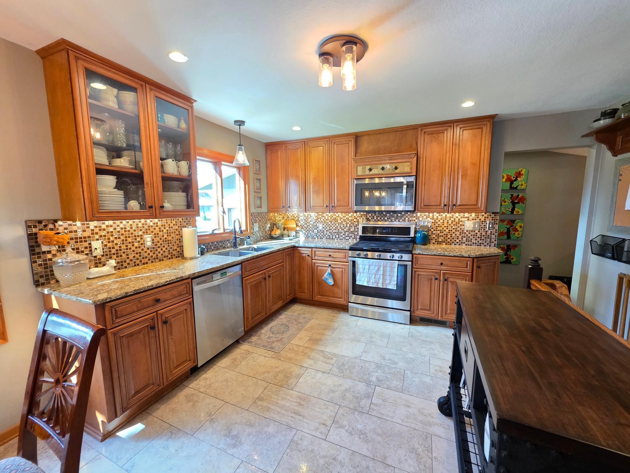 445 6th Street Southwest Plainview, MN 55964 - Photo 18 of 55