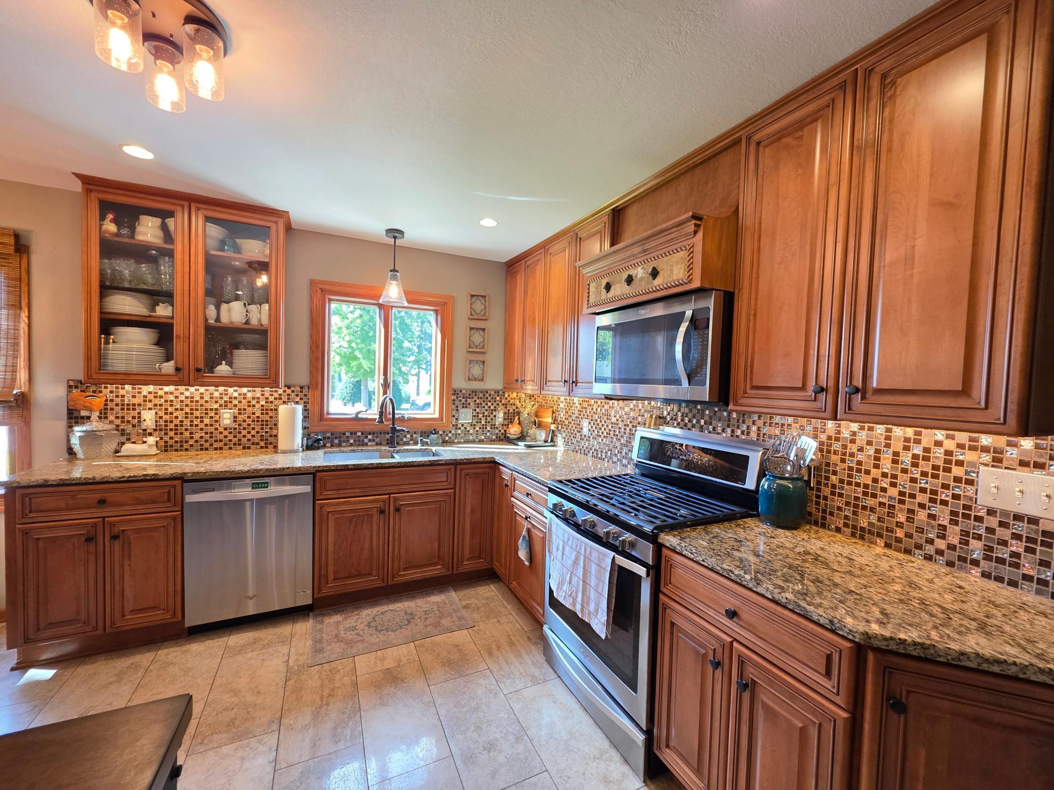 445 6th Street Southwest Plainview, MN 55964 - Photo 20 of 55