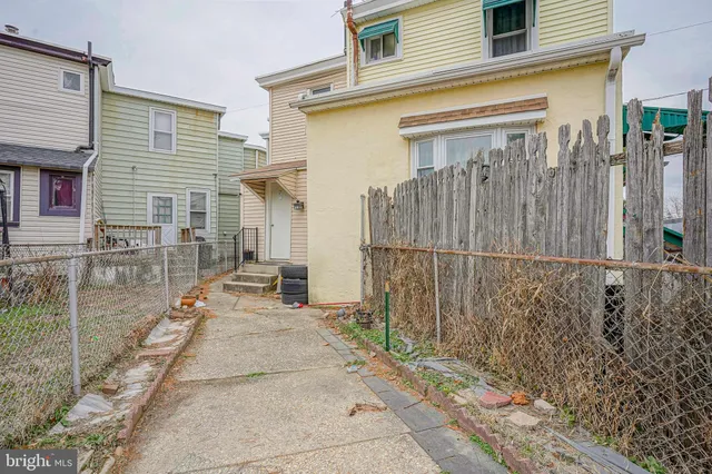 $2,200 | 30 South Railroad Avenue, Gloucester City, NJ 08030