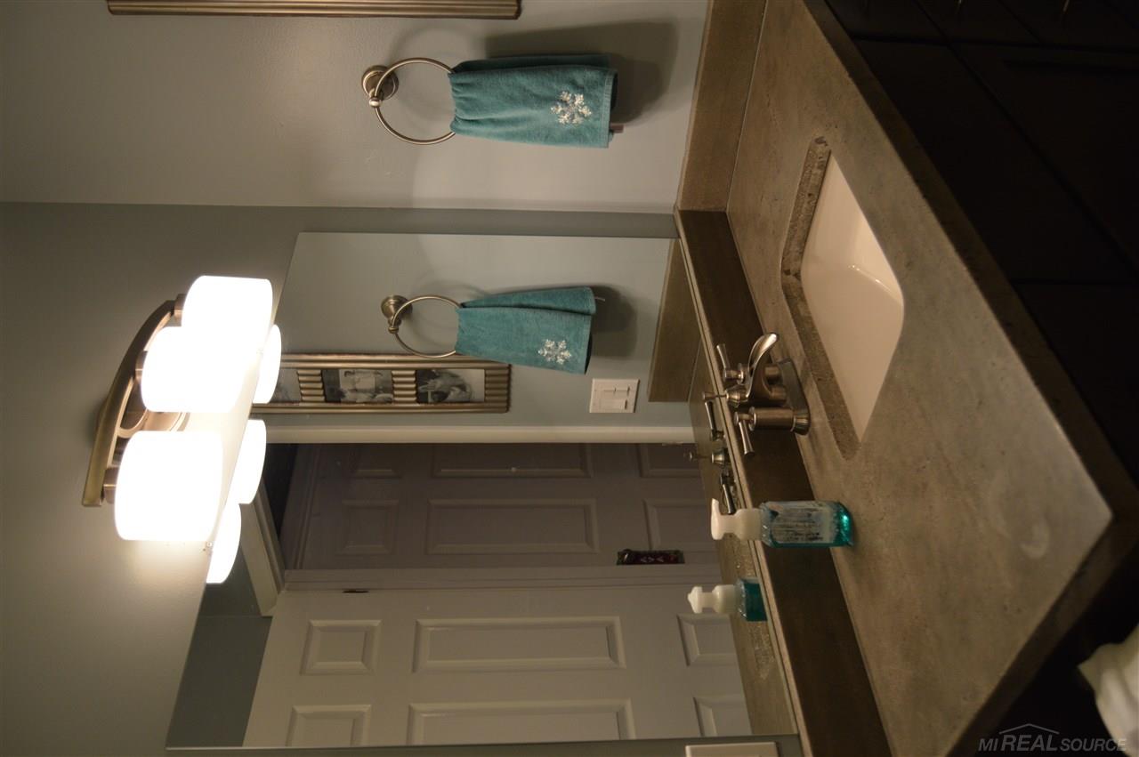 10001 Pound Road Columbus, MI 48063 - Photo 29 of 45 31337675-28.JPG