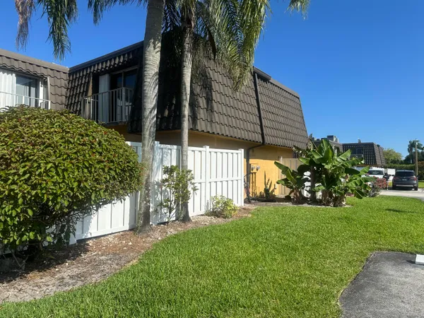 $367,000 | 22240 Boca Rancho Drive, Unit B, Boca Raton, FL 33428