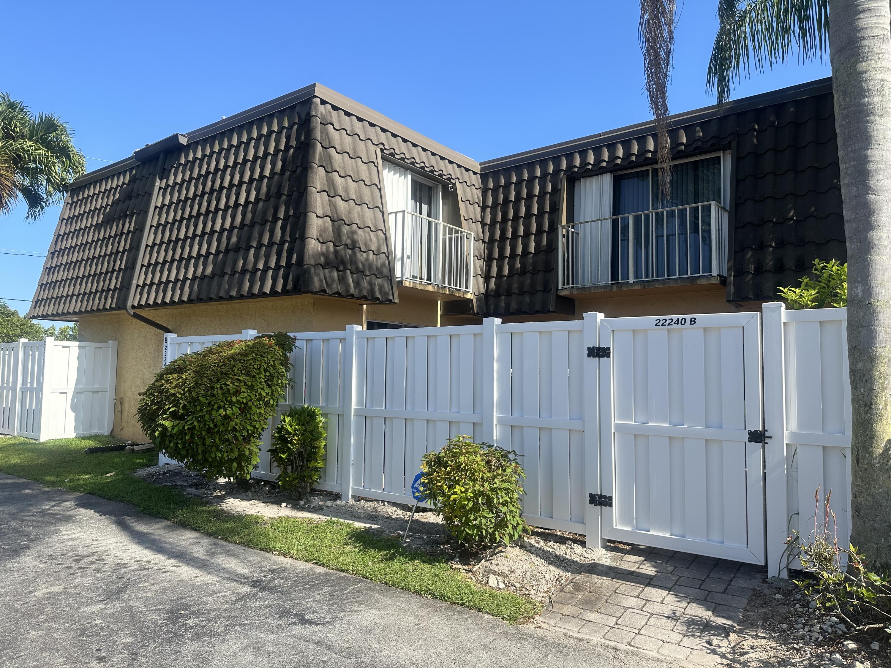 22240 Boca Rancho Drive, Unit B Boca Raton, FL 33428 - Photo 3 of 11 IMG_2957