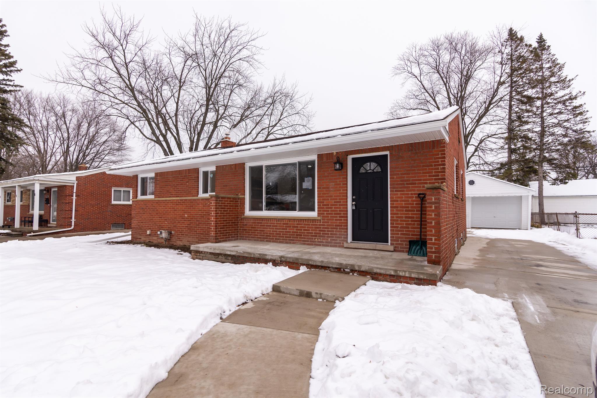 9846 Merriman Road Livonia, MI 48150 - Photo 2 of 27 Gallery Image 2