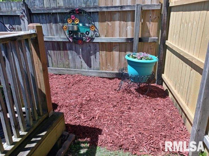 63 Lilac Lane Springfield, IL 62702 - Photo 25 of 31 Gallery Image 25