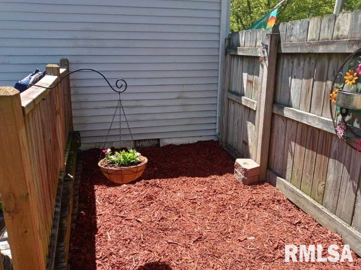 63 Lilac Lane Springfield, IL 62702 - Photo 27 of 31 Gallery Image 27