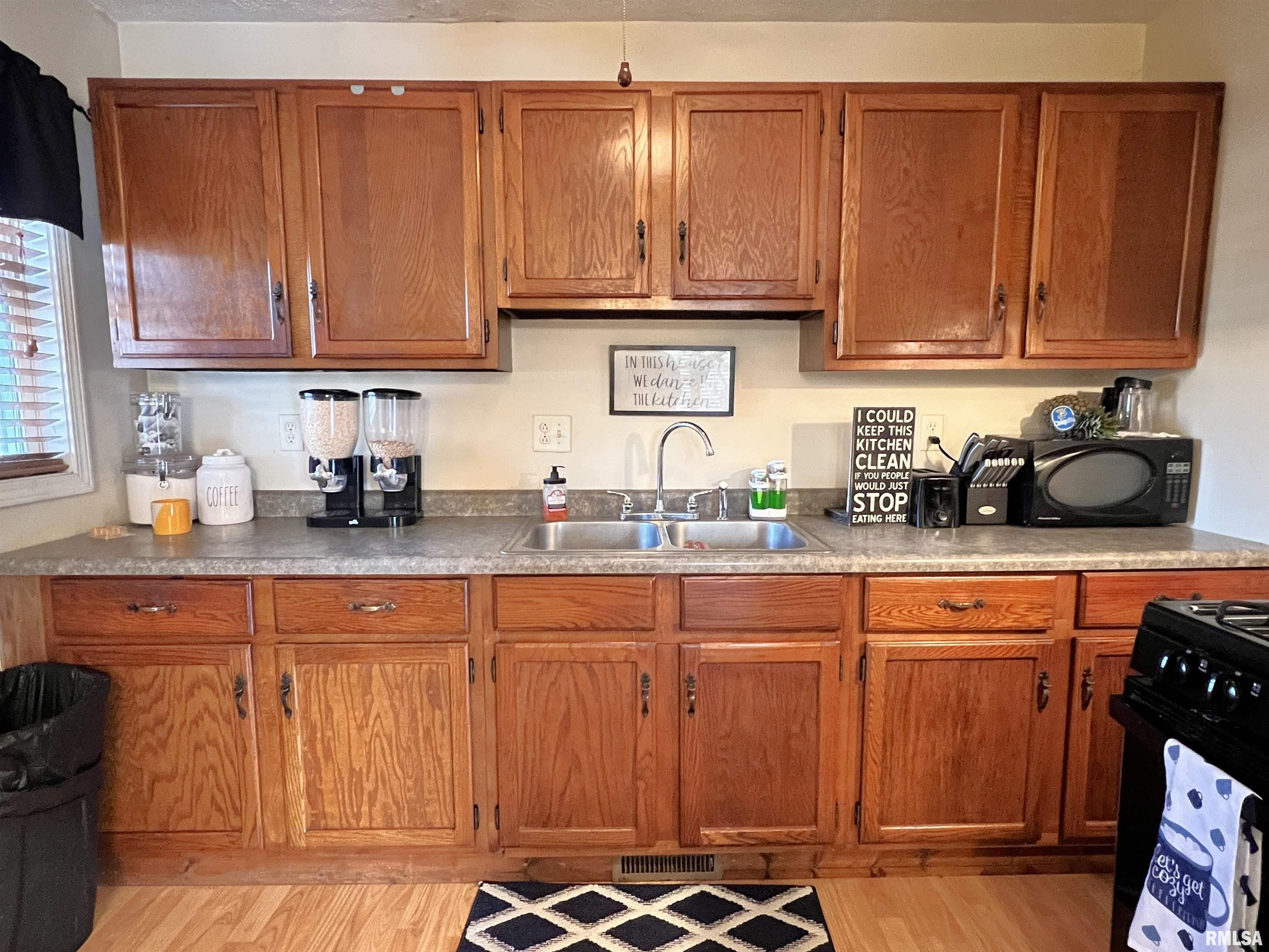 63 Lilac Lane Springfield, IL 62702 - Photo 5 of 31 Gallery Image 5