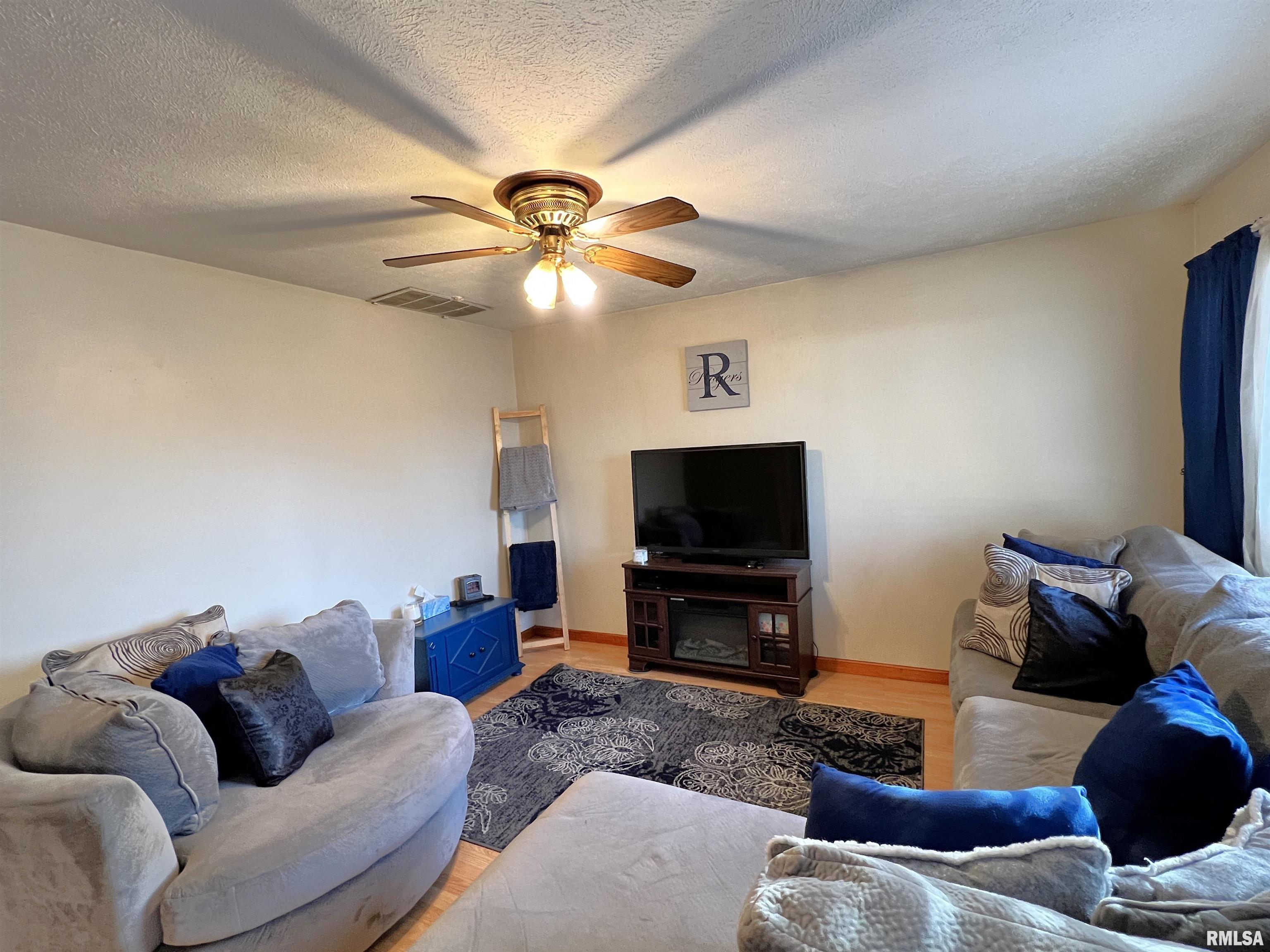 63 Lilac Lane Springfield, IL 62702 - Photo 7 of 31 Gallery Image 7