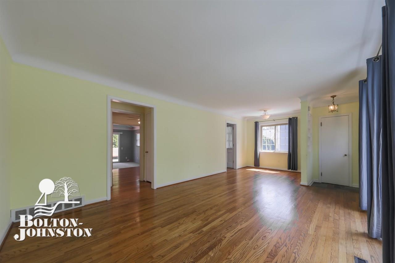 58 Muir Road Grosse Pointe Farms, MI 48236 - Photo 5 of 34