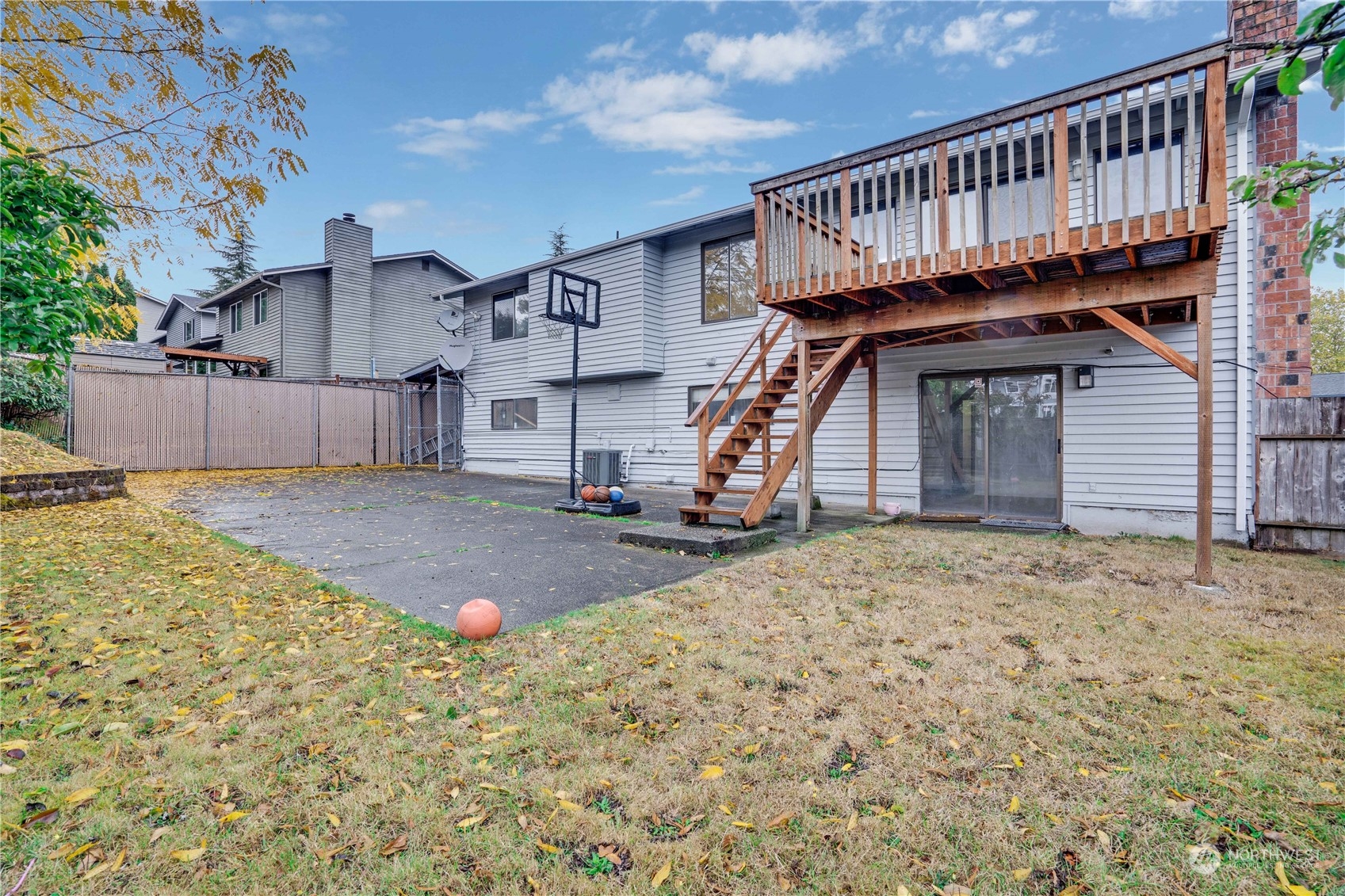2813 Southwest 342nd Street Federal Way, WA 98023 - Photo 32 of 34 a view of wooden house