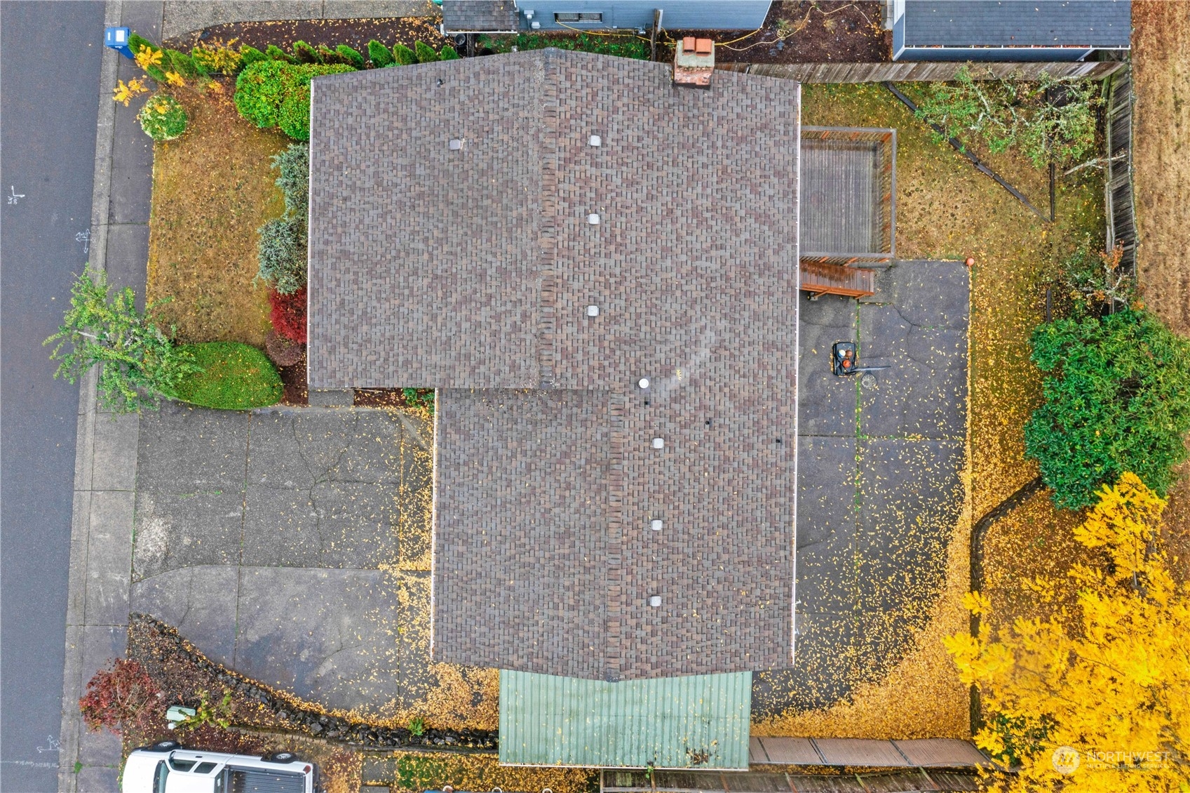 2813 Southwest 342nd Street Federal Way, WA 98023 - Photo 33 of 34 an aerial view of a house with a yard