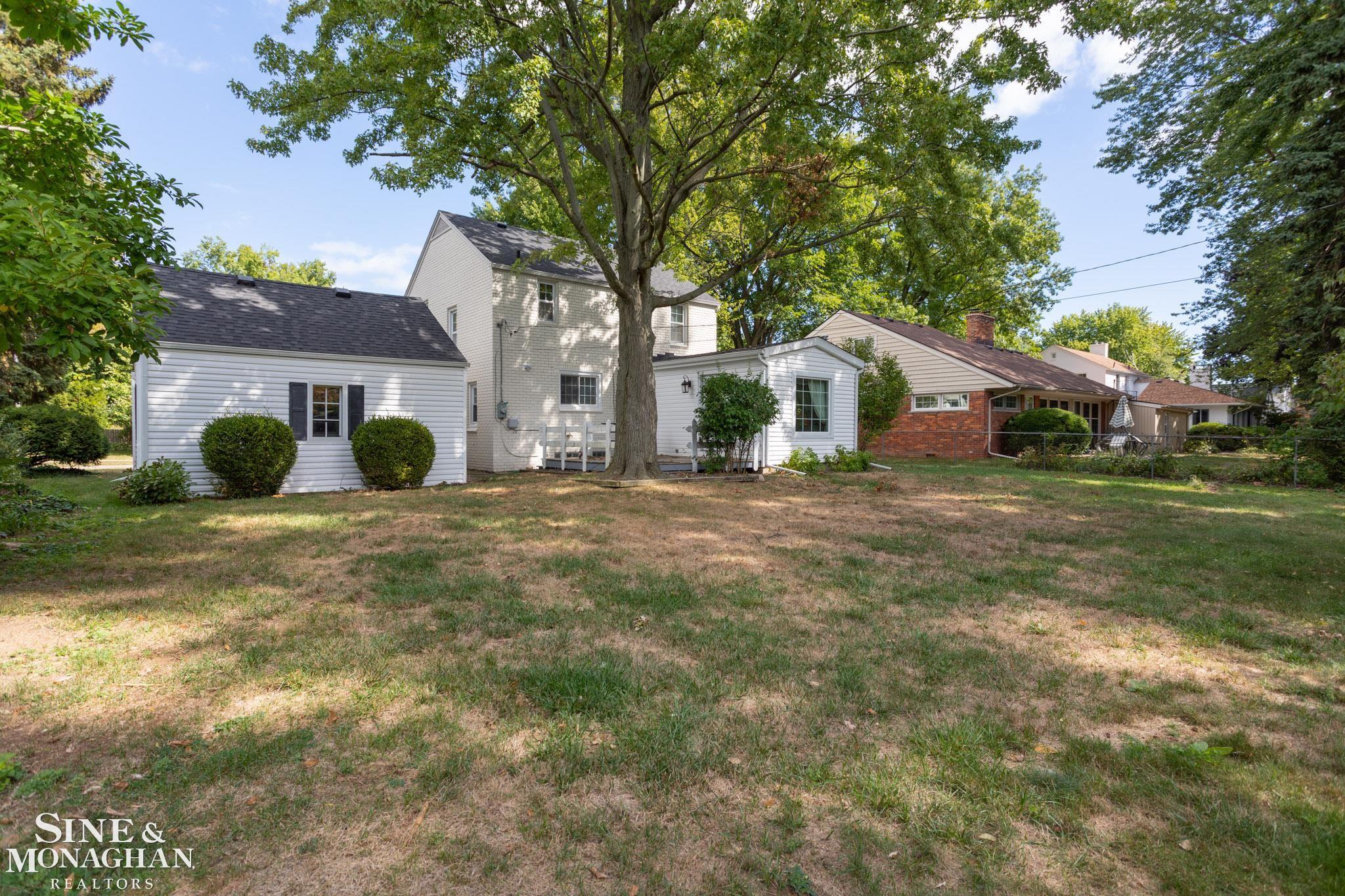 549 Hawthorne Road Grosse Pointe, MI 48236 - Photo 27 of 31 50090920-26.JPG