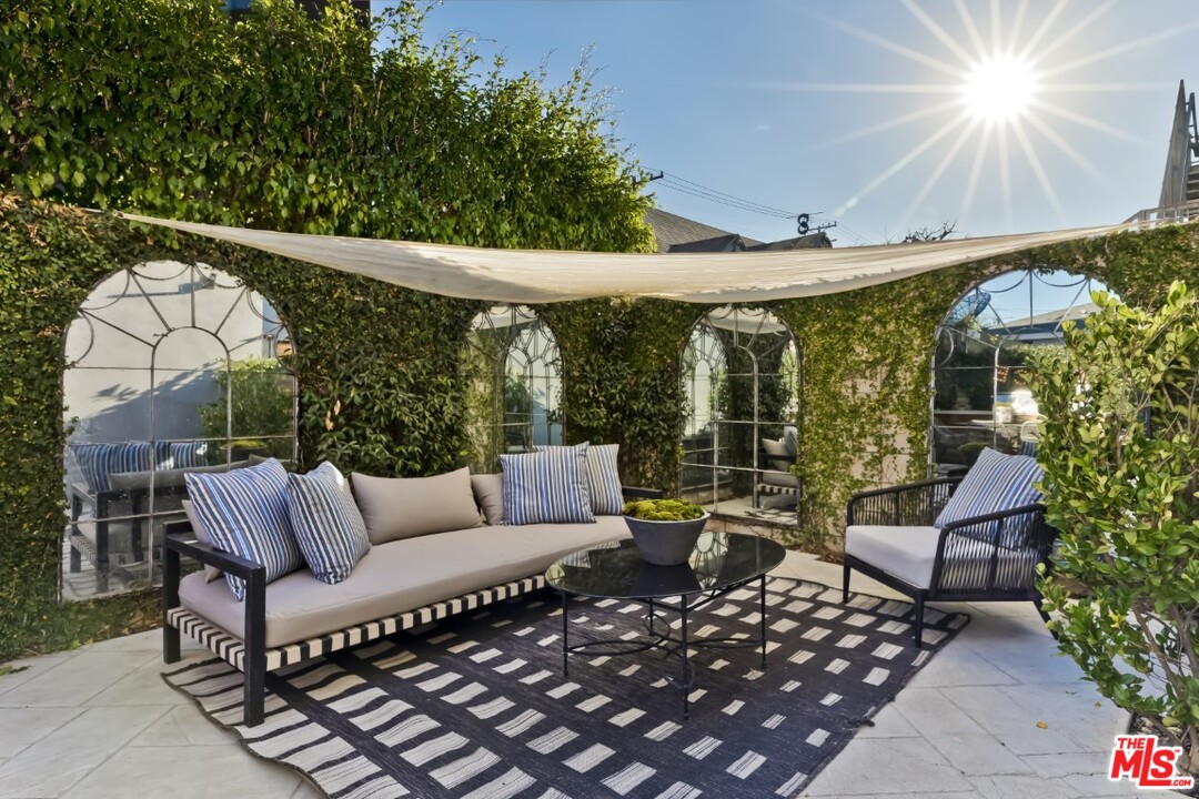 808 Brooks Avenue Venice, CA 90291 - Photo 2 of 47 a outdoor living space with furniture and garden view