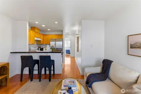 $319,950 | 2611 6th Avenue, Unit A, Tacoma, WA 98406