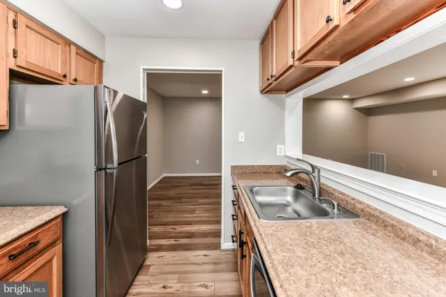 $2,100 | 8616 Shadwell Drive, Unit 63, Alexandria, VA 22309