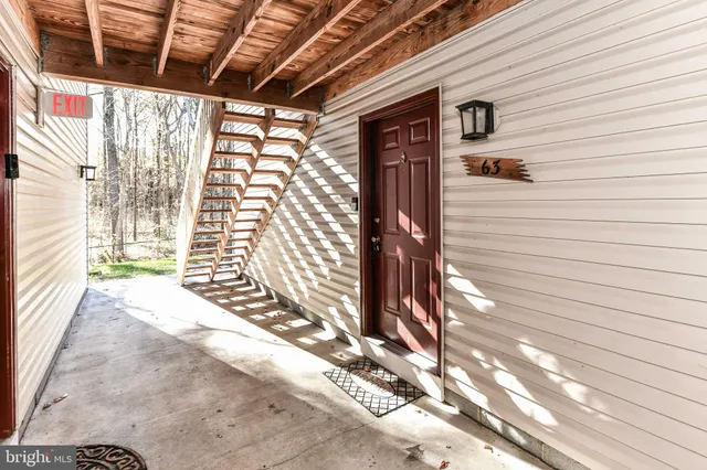 $2,100 | 8616 Shadwell Drive, Unit 63, Alexandria, VA 22309