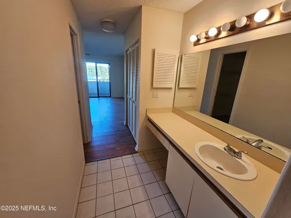$1,700 | 1307 River Hills Circle East, Unit 16, Jacksonville, FL 32211