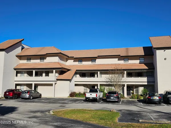 $1,700 | 1307 River Hills Circle East, Unit 16, Jacksonville, FL 32211