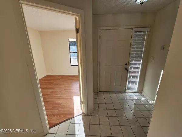 $1,700 | 1307 River Hills Circle East, Unit 16, Jacksonville, FL 32211