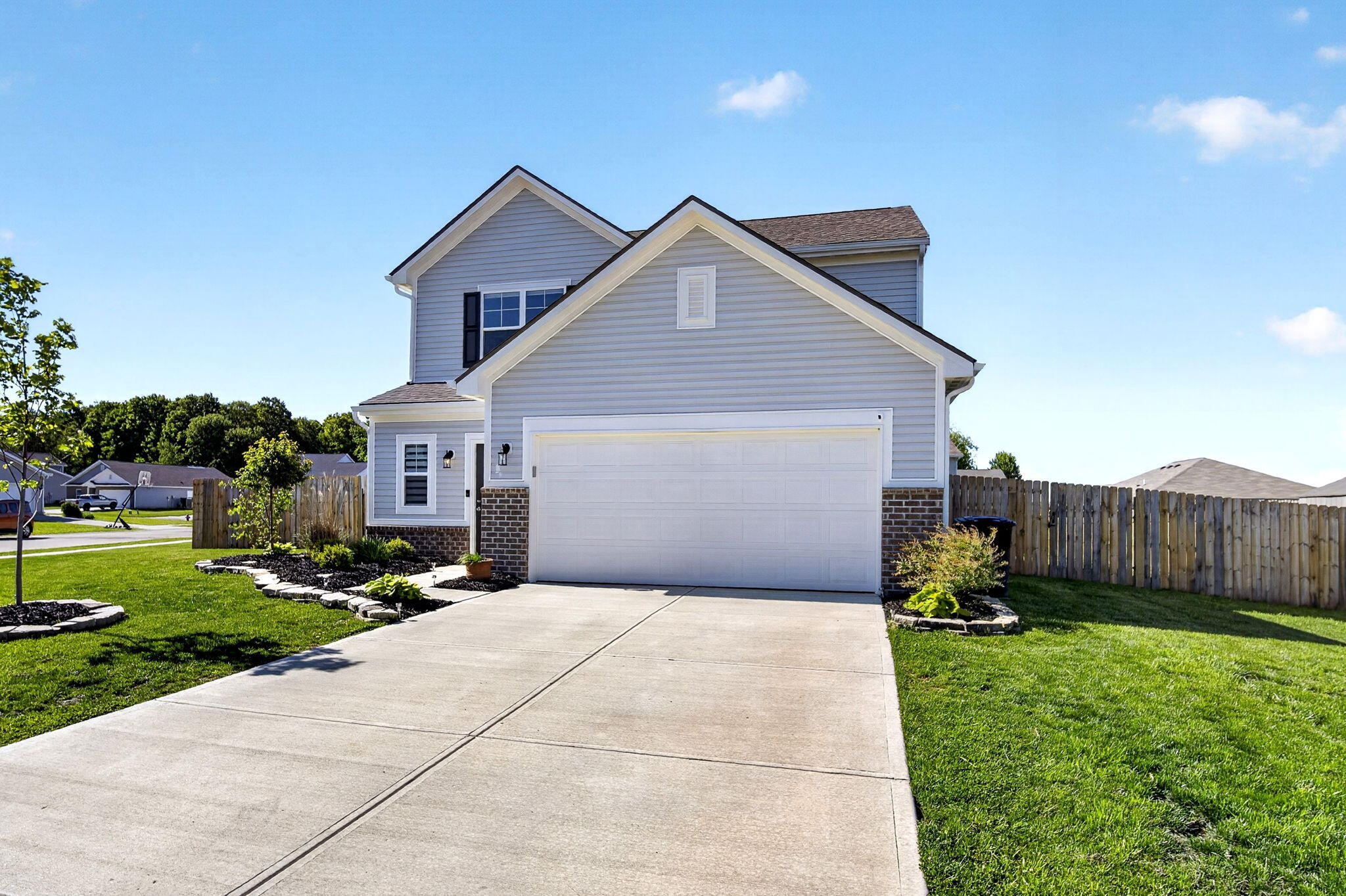 5195 Burton Drive Springfield, OH 45503 - Photo 3 of 44 3-web-or-mls-5195-burton-dr