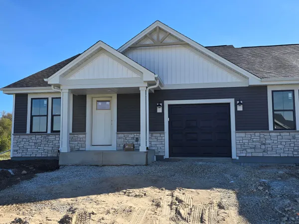 $418,900 | W219-n16314 W219-n16314 Jasmine Court, Jackson, WI 53037