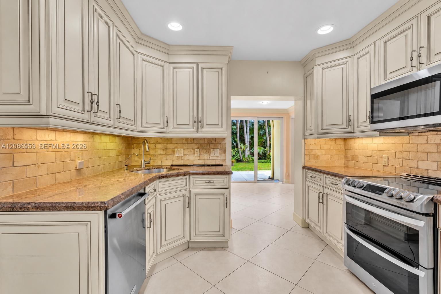 265 Fairview Road Palm Beach, FL 33480 - Photo 10 of 37 Gallery Image 10