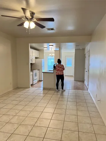 $1,300 | 712 Sharp Street, Franklin, TX 77856