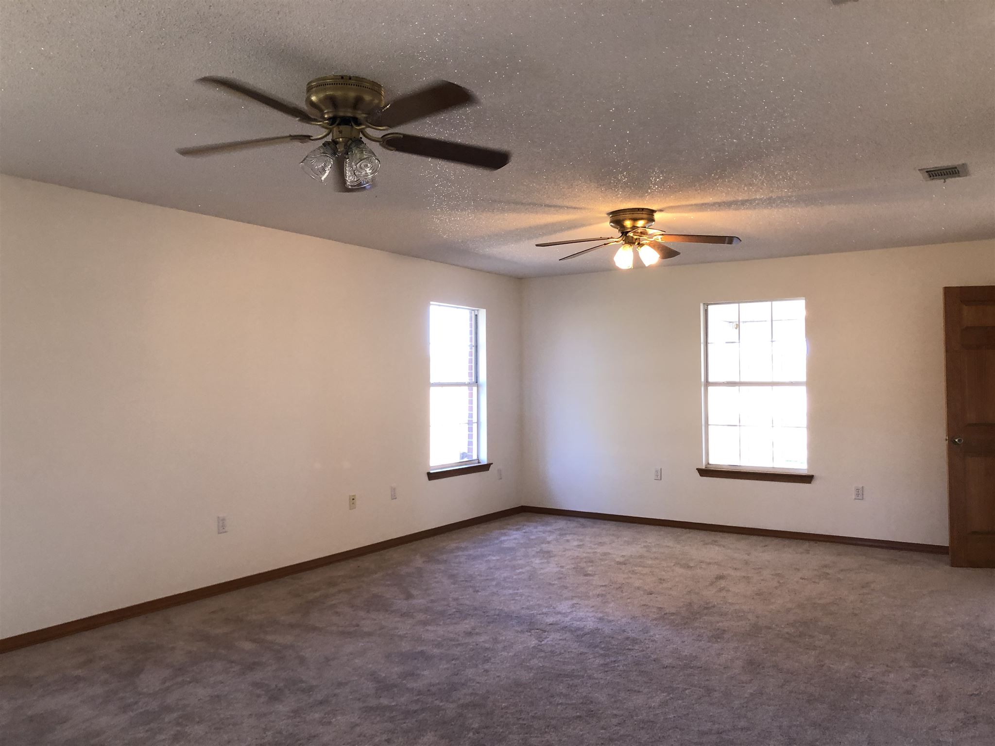 16677 Thompson Road Loxley, AL 36551 - Photo 15 of 31 LV room/ opens to porch