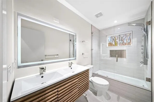 $1,650,000 | 250 Bruton Way Northeast, Atlanta, GA 30342