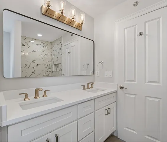 $699,900 | 865 Washington Street, Unit 6, Canton, MA 02021