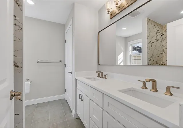 $699,900 | 865 Washington Street, Unit 6, Canton, MA 02021