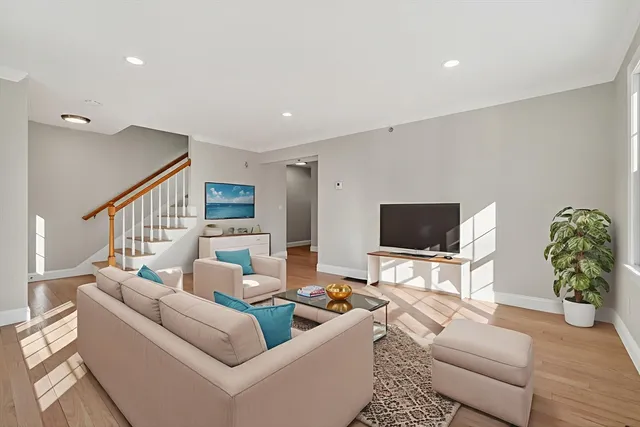 $699,900 | 865 Washington Street, Unit 6, Canton, MA 02021