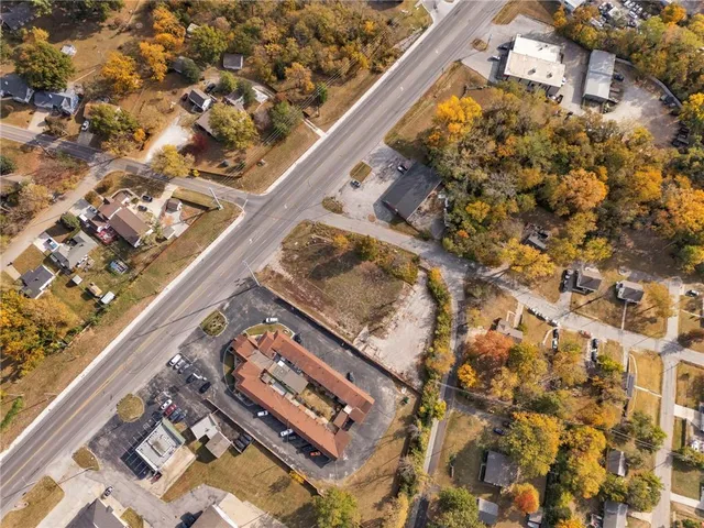 $240,000 | 10305 East Us 40 Highway, Independence, MO 64055