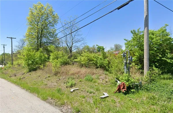 $240,000 | 10305 East Us 40 Highway, Independence, MO 64055