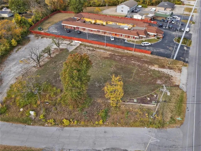 $240,000 | 10305 East Us 40 Highway, Independence, MO 64055