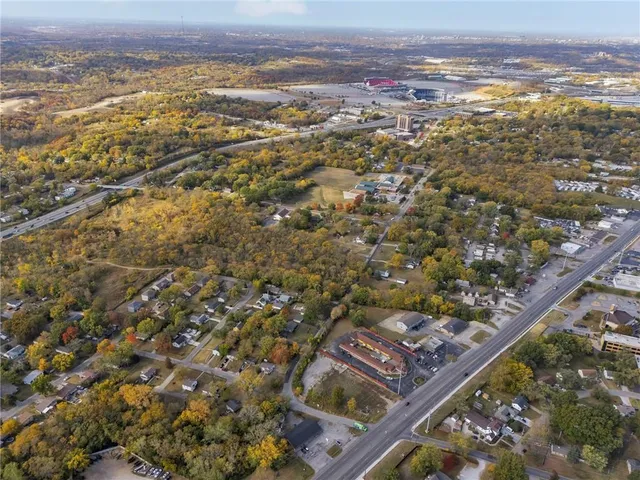 $240,000 | 10305 East Us 40 Highway, Independence, MO 64055